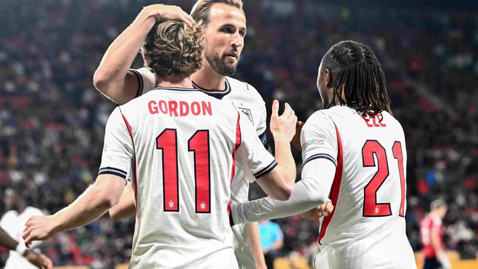 Harry Kane praises Barcelona boost for Anthony Gordon and hails Trent ...