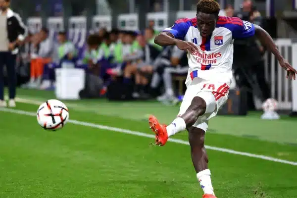 Mohamed Ouédraogo suffers serious knee injury at Lyon