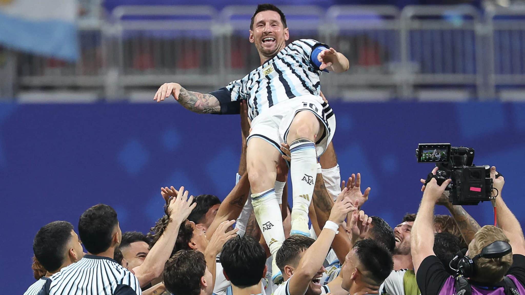 Messi’s graceful Argentina exit contrasts with Ronaldo’s Portugal struggle