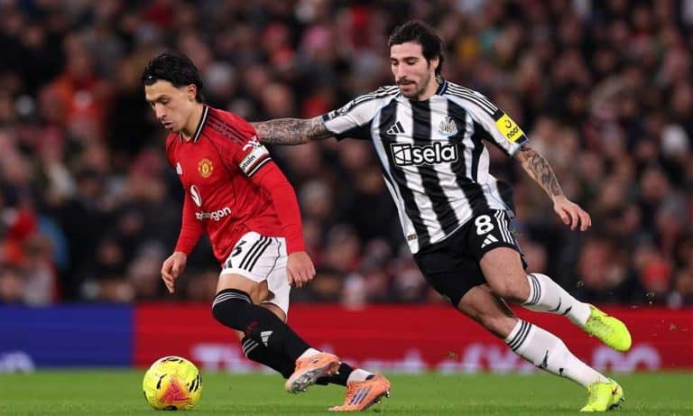 Lisandro Martinez: Manchester United defender clarifies angry comments ...