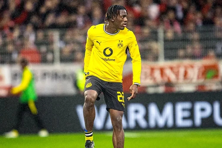 Joane Gadou’s 36.55 km/h sprint puts Borussia Dortmund teenager among Bundesliga’s fastest